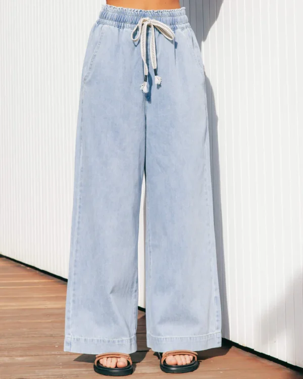 MID WASH WIDE LEG JEANS LOL70052