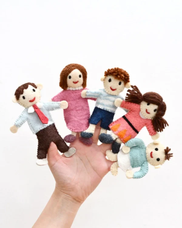 Family finger puppet set