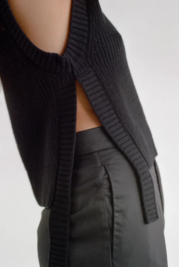 INES KNIT VEST - Image 2